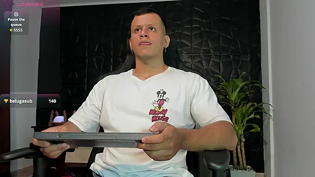 Snapshot of Alex_towerss chatting on March 30, 5:25 pm Alex towerss online show from March 30, 5:25 pm