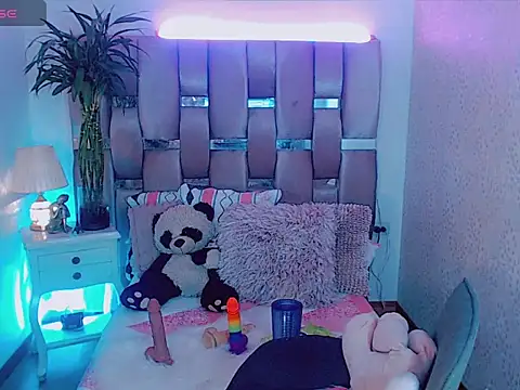 hot luckyangel01 online show from May 15, 5:25 am