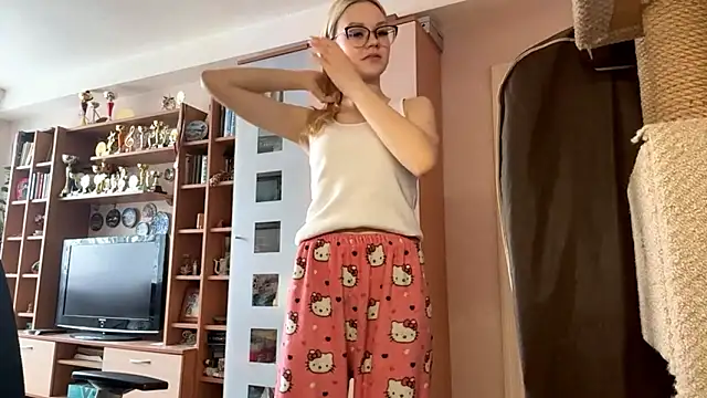 Snapshot of MiaCashe chatting on March 7, 9:17 am MiaCashe online show from March 7, 9:17 am