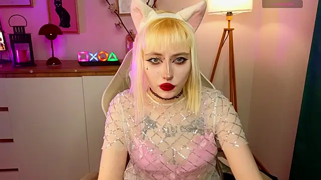 rraffaellka online show from April 28, 10:04 pm