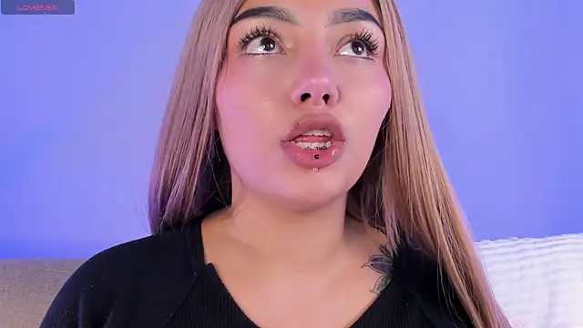 Snapshot of NinaAngel6 chatting on March 7, 1:52 pm NinaAngel6 online show from March 7, 1:52 pm