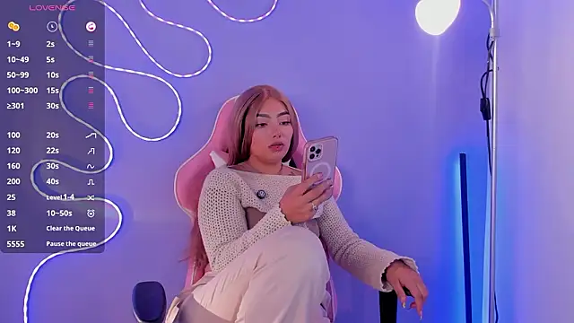 Snapshot of NinaAngel6 chatting on March 14, 1:38 pm NinaAngel6 online show from March 14, 1:38 pm