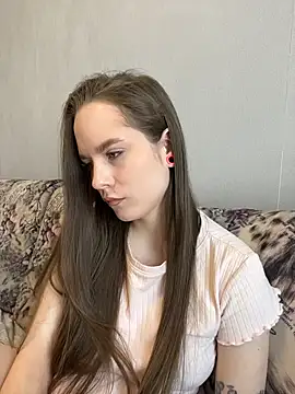 Snapshot of DivaAurum chatting on March 4, 7:36 am DivaAurum online show from March 4, 7:36 am