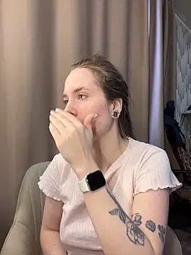 Snapshot of DivaAurum chatting on March 22, 9:13 am DivaAurum online show from March 22, 9:13 am