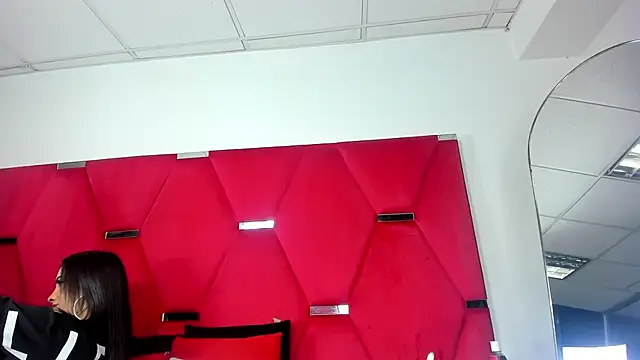 Snapshot of Alicee_Grey chatting on March 5, 2:35 pm Alicee Grey online show from March 5, 2:35 pm