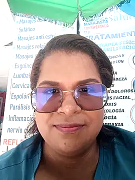 Snapshot of luna_hotxx23 chatting on February 23, 5:43 pm luna hotxx23 online show from February 23, 5:43 pm