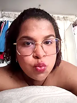 Snapshot of luna_hotxx23 chatting on April 1, 3:42 pm luna hotxx23 online show from April 1, 3:42 pm