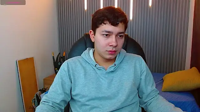 Julian Smith21 online show from March 27, 1:00 pm