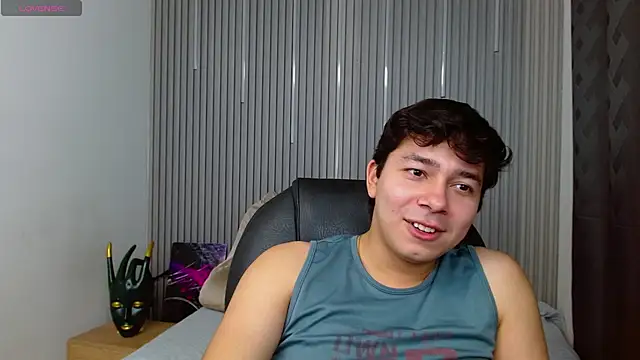 Julian Smith21 online show from May 6, 1:36 am