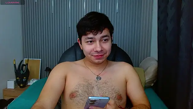Julian Smith21 online show from May 9, 4:39 am