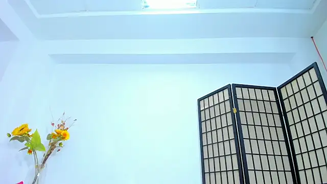 Snapshot of MiaNoirr chatting on March 18, 8:34 pm MiaNoirr online show from March 18, 8:34 pm