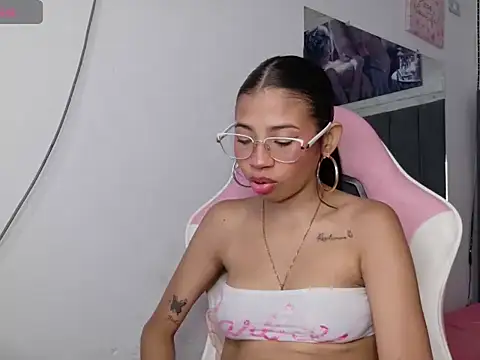 Snapshot of aidaprincess chatting on March 11, 11:11 pm aidaprincess online show from March 11, 11:11 pm