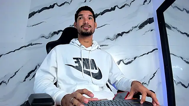 Snapshot of CarlosHotVibes chatting on March 10, 12:54 pm CarlosHotVibes online show from March 10, 12:54 pm