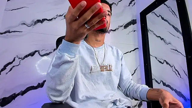 Snapshot of CarlosHotVibes chatting on March 11, 2:12 pm CarlosHotVibes online show from March 11, 2:12 pm