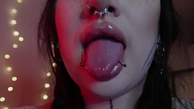 Snapshot of GothicKiraVex chatting on March 24, 8:14 pm GothicKiraVex online show from March 24, 8:14 pm