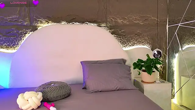 AlessiaAuren online show from May 17, 12:56 pm
