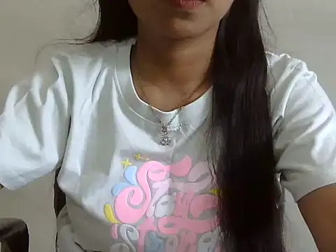 cute momo love online show from May 24, 5:12 am