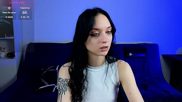 LuxuryLoverss online show from May 14, 9:05 am