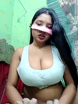 Snapshot of Turshaio chatting on April 6, 5:47 pm Turshaio online show from April 6, 5:47 pm