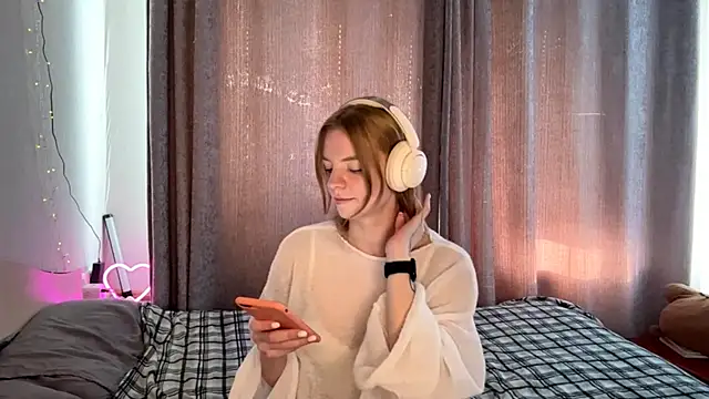 Snapshot of Marry_Sornatiko chatting on April 4, 2:25 pm Marry Sornatiko online show from April 4, 2:25 pm