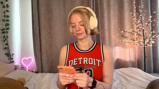 Marry Sornatiko online show from May 11, 3:18 pm
