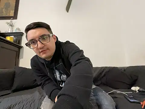 Snapshot of massiyyyy chatting on April 2, 11:30 am massiyyyy online show from April 2, 11:30 am