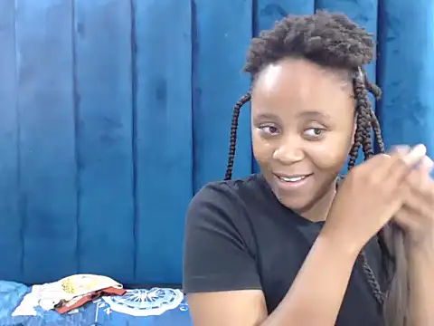 CreamyTea online show from March 6, 6:15 pm