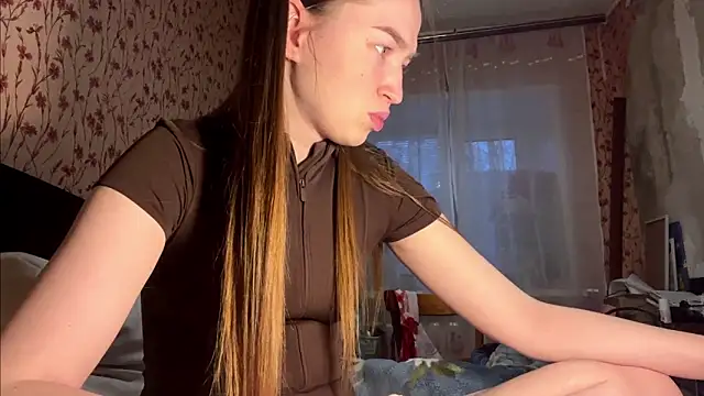 Hanna  Montanna online show from April 2, 3:09 pm