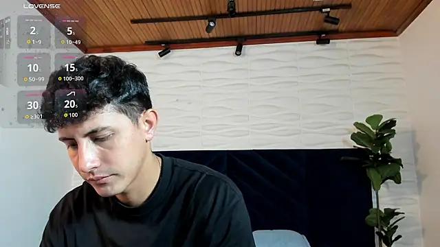 Snapshot of kamal_wolff chatting on March 10, 11:59 am kamal wolff online show from March 10, 11:59 am