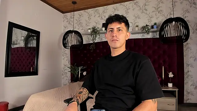 Snapshot of kamal_wolff chatting on March 13, 12:12 pm kamal wolff online show from March 13, 12:12 pm