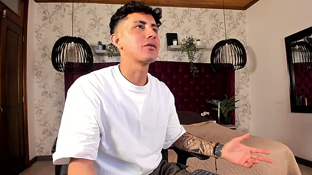 Snapshot of kamal_wolff chatting on March 22, 12:30 pm kamal wolff online show from March 22, 12:30 pm