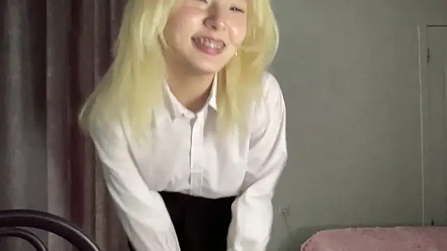 minnie joy online show from February 25, 10:14 am