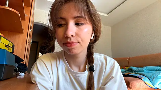 Snapshot of SerenaHawthorne chatting on March 31, 8:04 am SerenaHawthorne online show from March 31, 8:04 am