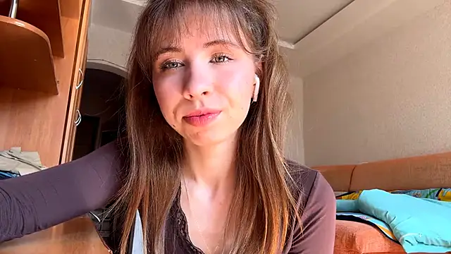 Snapshot of SerenaHawthorne chatting on April 5, 7:05 am SerenaHawthorne online show from April 5, 7:05 am