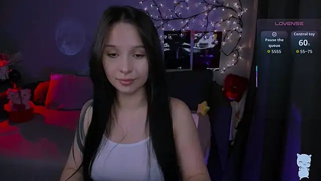 Snapshot of SoftyMooon chatting on March 30, 7:04 pm SoftyMooon online show from March 30, 7:04 pm