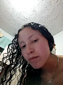 Snapshot of keylatiff chatting on March 3, 4:51 am keylatiff online show from March 3, 4:51 am