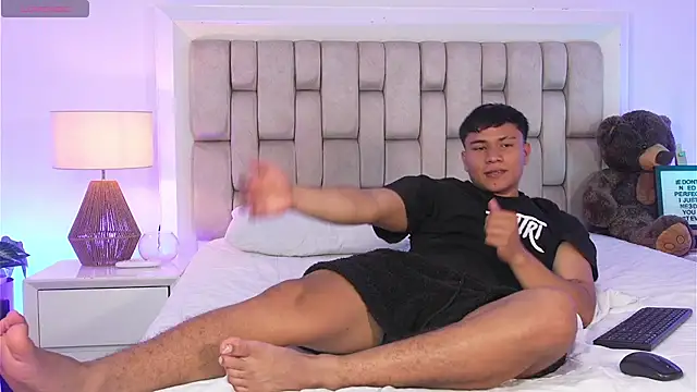 Snapshot of jordan_thompson chatting on February 24, 1:03 am jordan thompson online show from February 24, 1:03 am