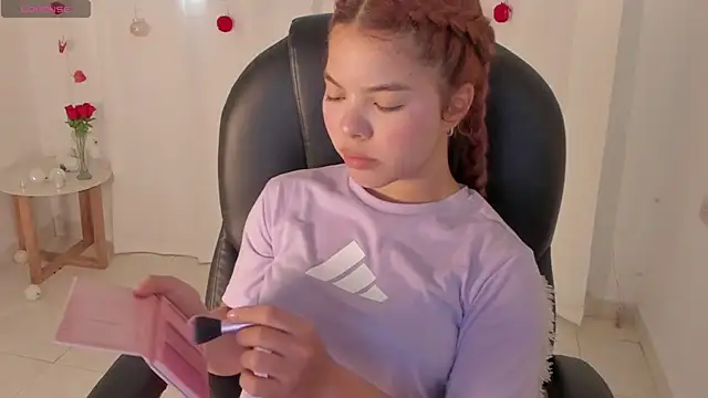 Snapshot of everyh_1 chatting on April 6, 12:50 pm everyh 1 online show from April 6, 12:50 pm