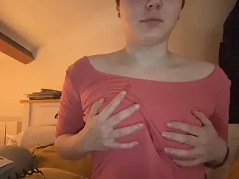 Snapshot of FreyaSlay299 chatting on March 8, 1:47 am FreyaSlay299 online show from March 8, 1:47 am