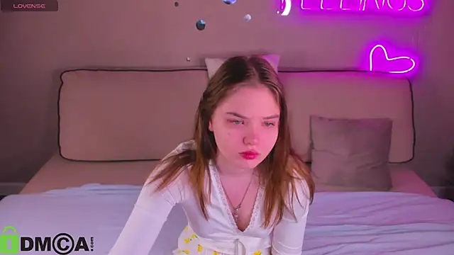 Saraa Broown online show from March 15, 12:49 am