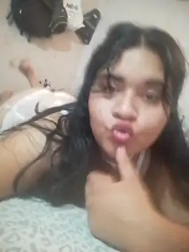 Orianamzn21 online show from March 15, 7:36 am
