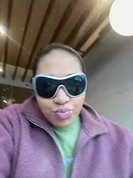 Snapshot of BunnyYT chatting on March 12, 2:23 pm BunnyYT online show from March 12, 2:23 pm