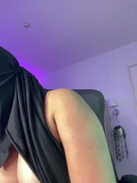 Yasmin cute online show from May 2, 9:09 pm