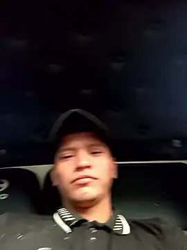 Snapshot of Emiliortr5678 chatting on April 4, 11:40 am Emiliortr5678 online show from April 4, 11:40 am