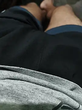 freakingcock27 online show from May 13, 5:32 pm