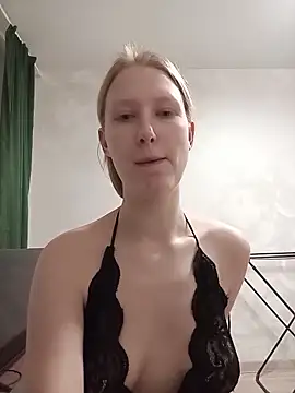 Snapshot of TanyaSavel chatting on March 6, 9:44 pm TanyaSavel online show from March 6, 9:44 pm