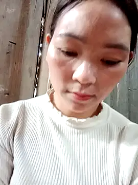 Snapshot of Salyk5 chatting on February 25, 6:23 am Salyk5 online show from February 25, 6:23 am