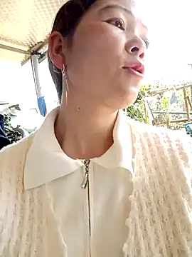 Snapshot of Salyk5 chatting on March 30, 2:23 am Salyk5 online show from March 30, 2:23 am