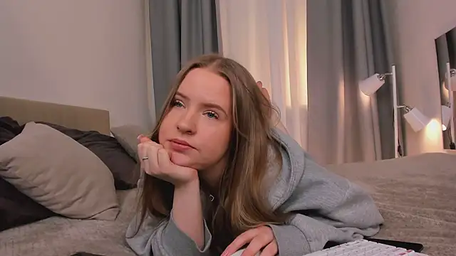 Arya Thomas online show from March 24, 4:45 pm