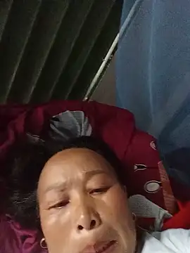 heesuu11 online show from May 17, 4:32 am